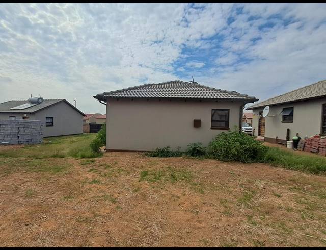 3 BEDROOM HOUSE FOR SALE IN CRYSTAL PARK